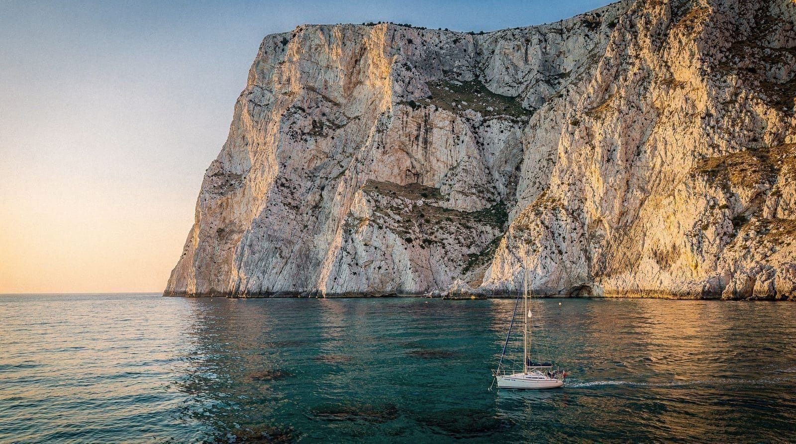 Tavolara: the limestone islet with its own 'kingdom'