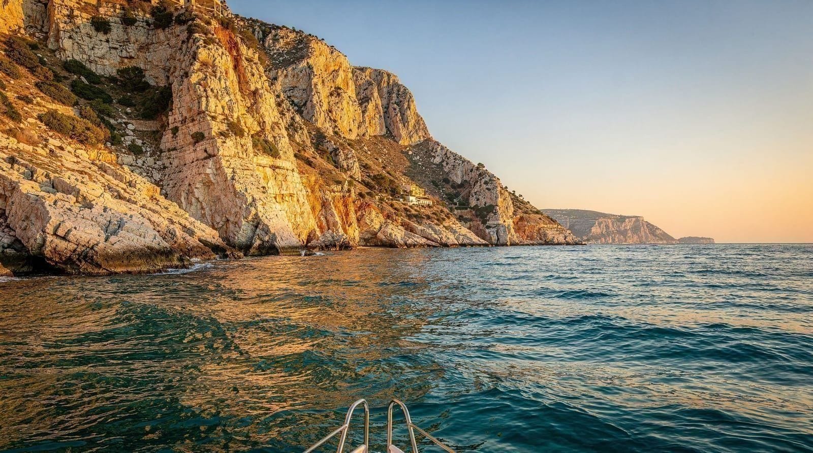 Cagliari boat tours, from the Sella del Diavolo to Chia