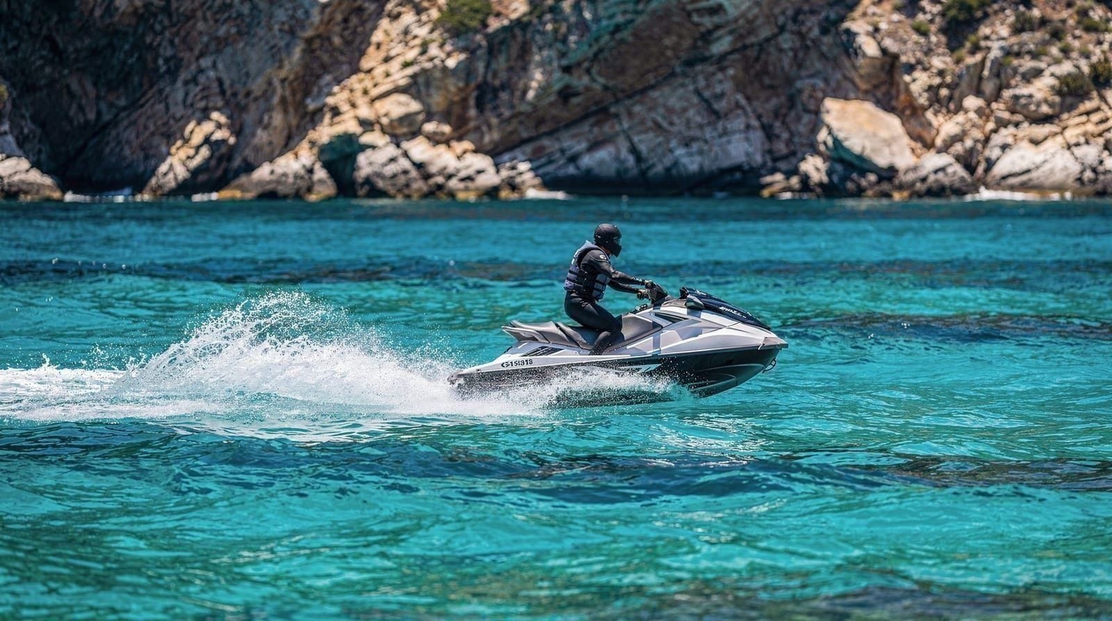 Jet ski, coasteering and other watersports in Sardinia