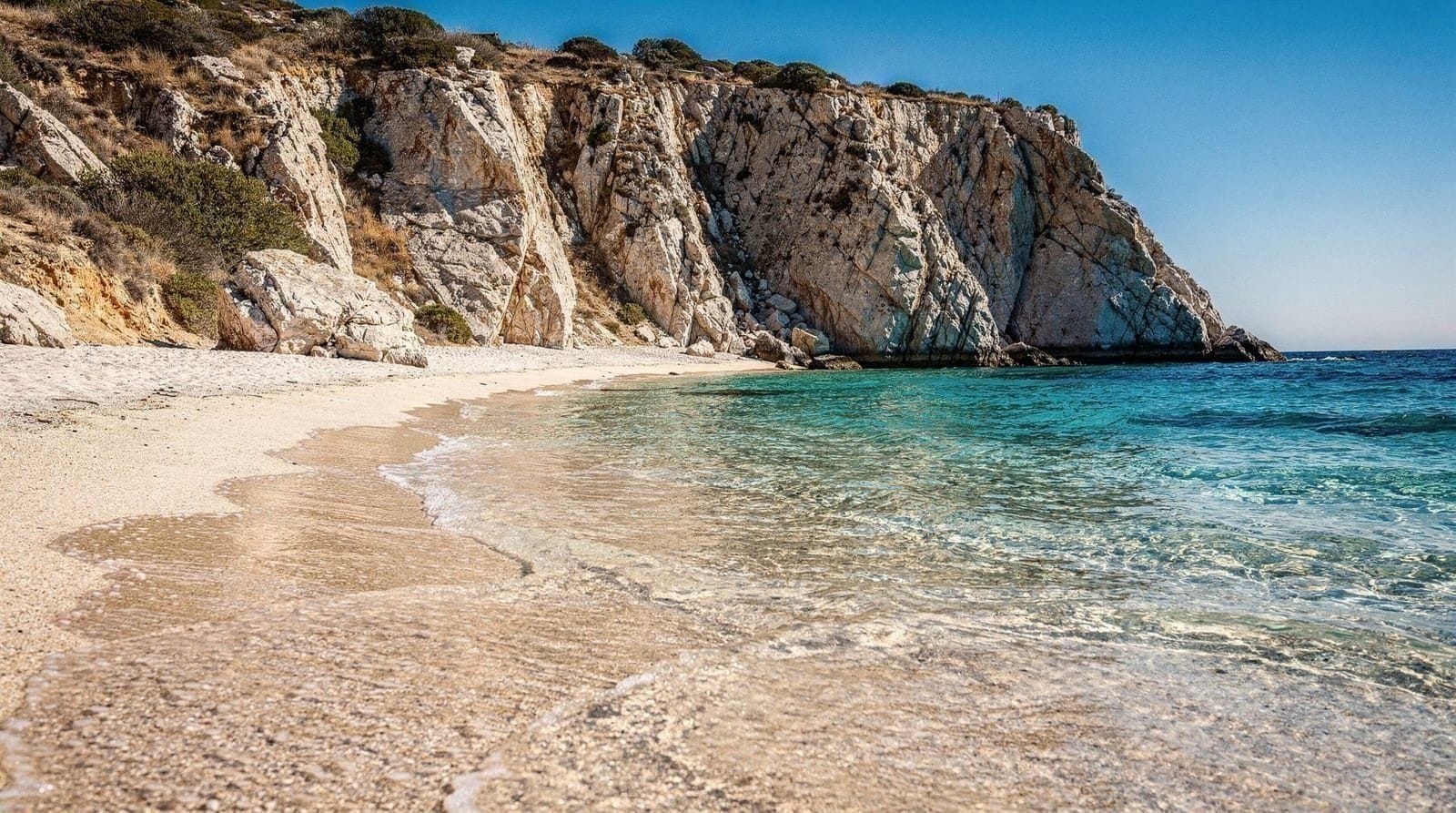 Quiet beaches in Sardinia, away from the August crowds