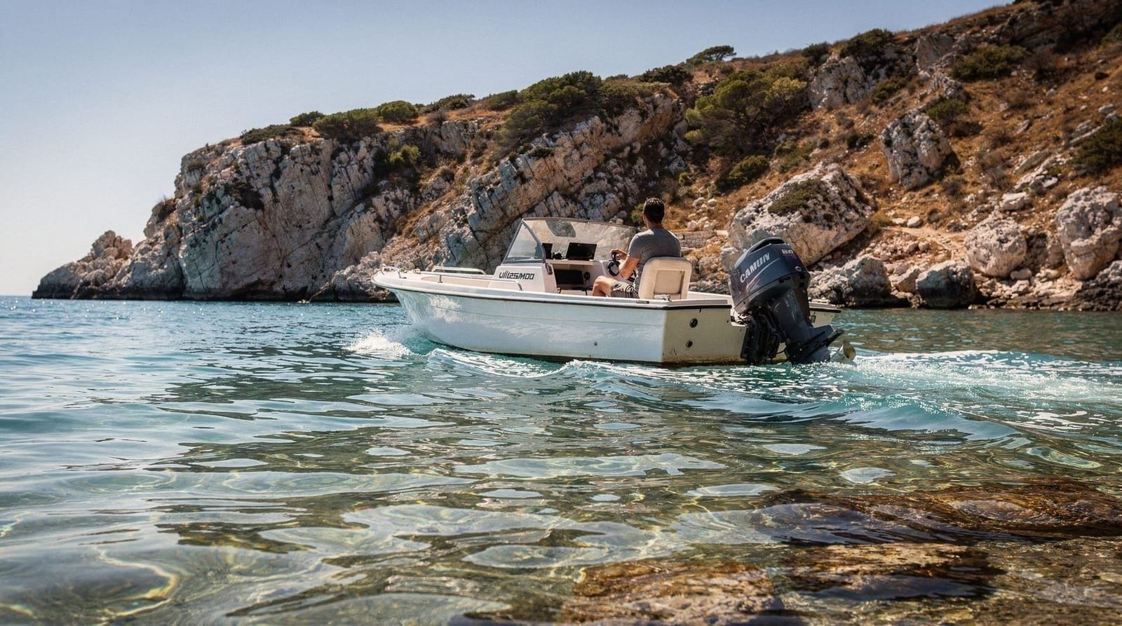 Renting a boat without a licence in Sardinia